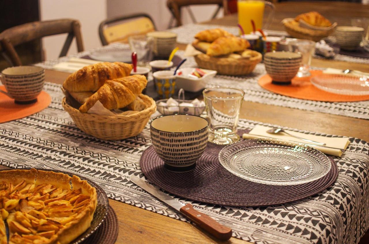 Logis Saint Leonard Bed & Breakfast Dompierre-sur-Mer ภายนอก รูปภาพ