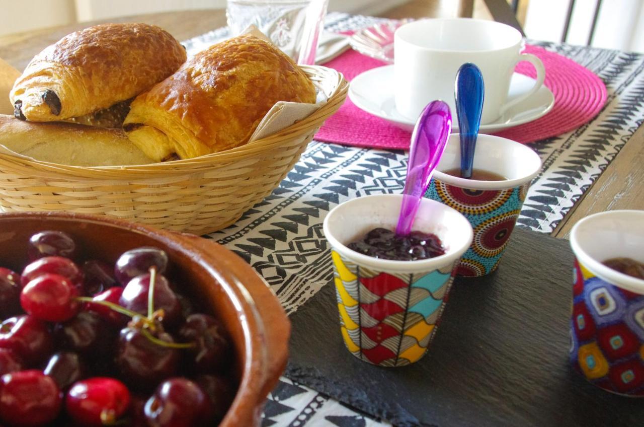 Logis Saint Leonard Bed & Breakfast Dompierre-sur-Mer ภายนอก รูปภาพ