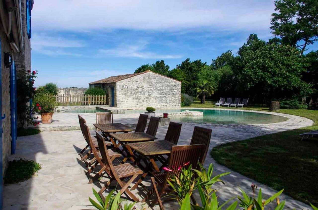 Logis Saint Leonard Bed & Breakfast Dompierre-sur-Mer ภายนอก รูปภาพ