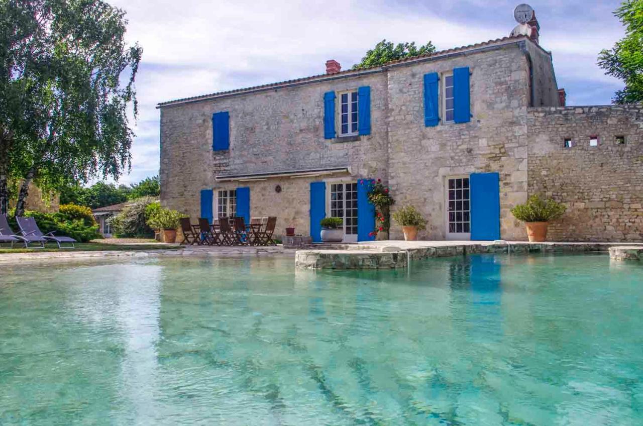 Logis Saint Leonard Bed & Breakfast Dompierre-sur-Mer ภายนอก รูปภาพ