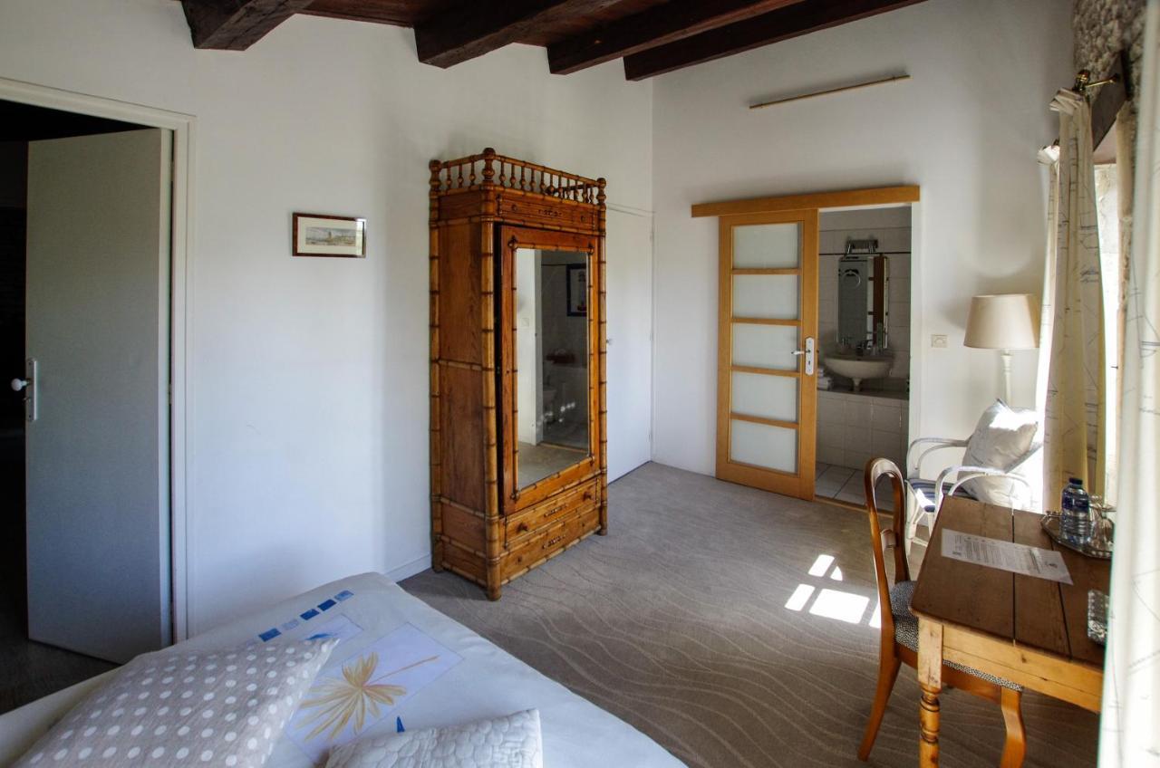 Logis Saint Leonard Bed & Breakfast Dompierre-sur-Mer ภายนอก รูปภาพ
