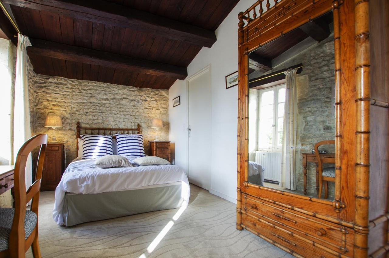 Logis Saint Leonard Bed & Breakfast Dompierre-sur-Mer ภายนอก รูปภาพ