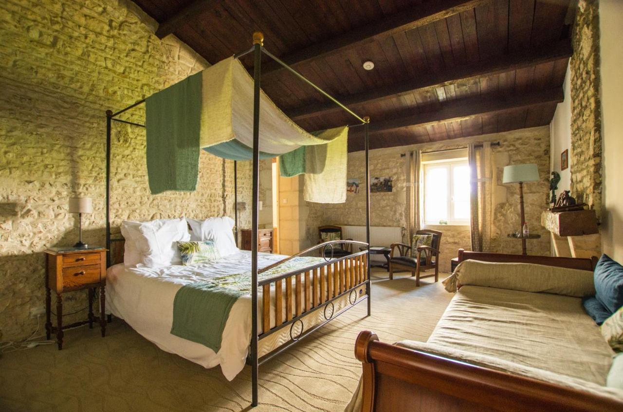 Logis Saint Leonard Bed & Breakfast Dompierre-sur-Mer ภายนอก รูปภาพ
