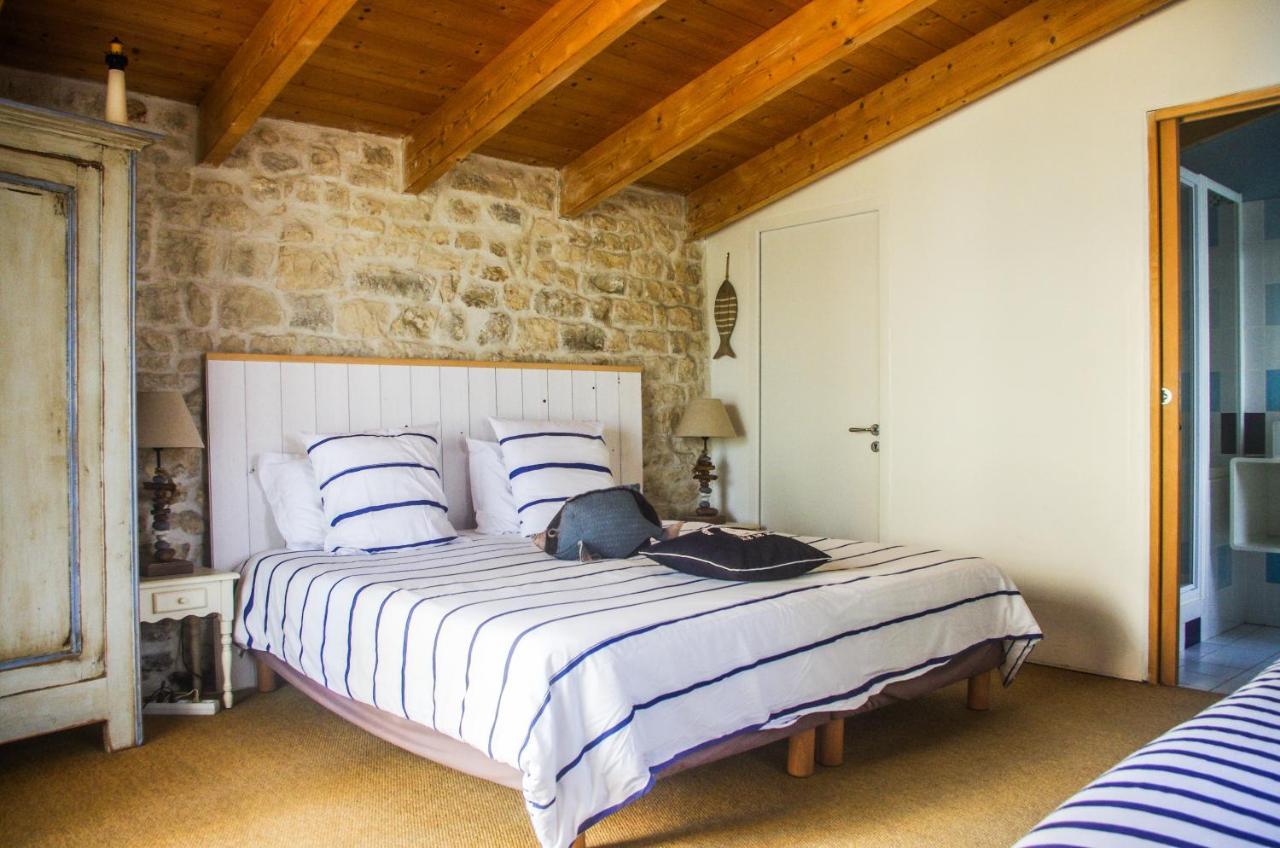Logis Saint Leonard Bed & Breakfast Dompierre-sur-Mer ภายนอก รูปภาพ