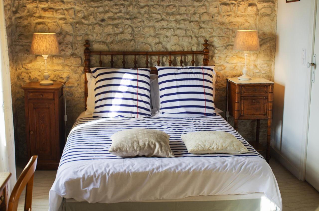 Logis Saint Leonard Bed & Breakfast Dompierre-sur-Mer ภายนอก รูปภาพ