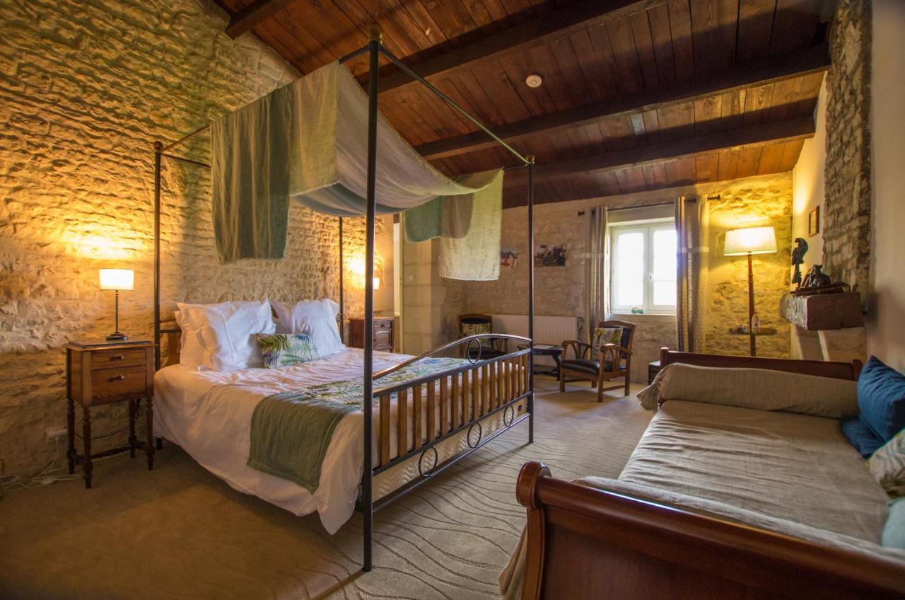 Logis Saint Leonard Bed & Breakfast Dompierre-sur-Mer ภายนอก รูปภาพ
