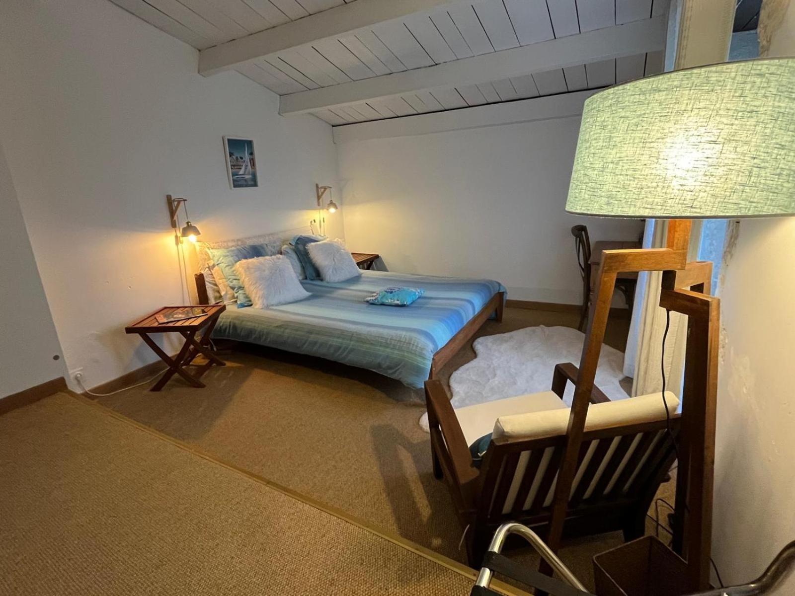 Logis Saint Leonard Bed & Breakfast Dompierre-sur-Mer ภายนอก รูปภาพ
