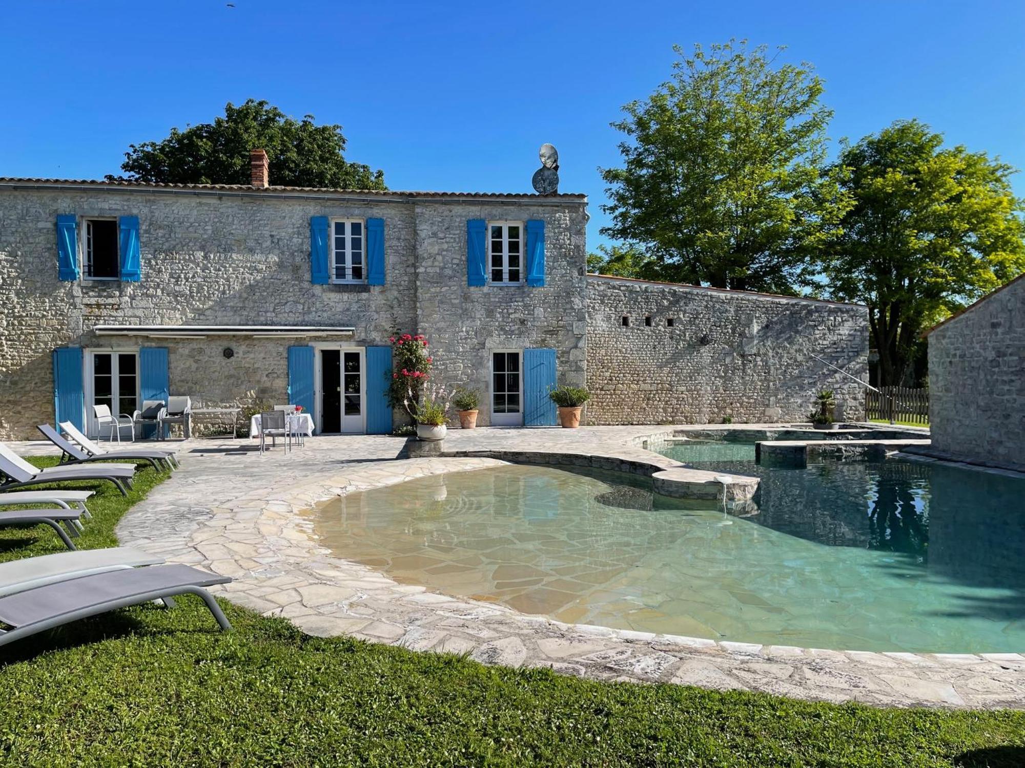 Logis Saint Leonard Bed & Breakfast Dompierre-sur-Mer ภายนอก รูปภาพ