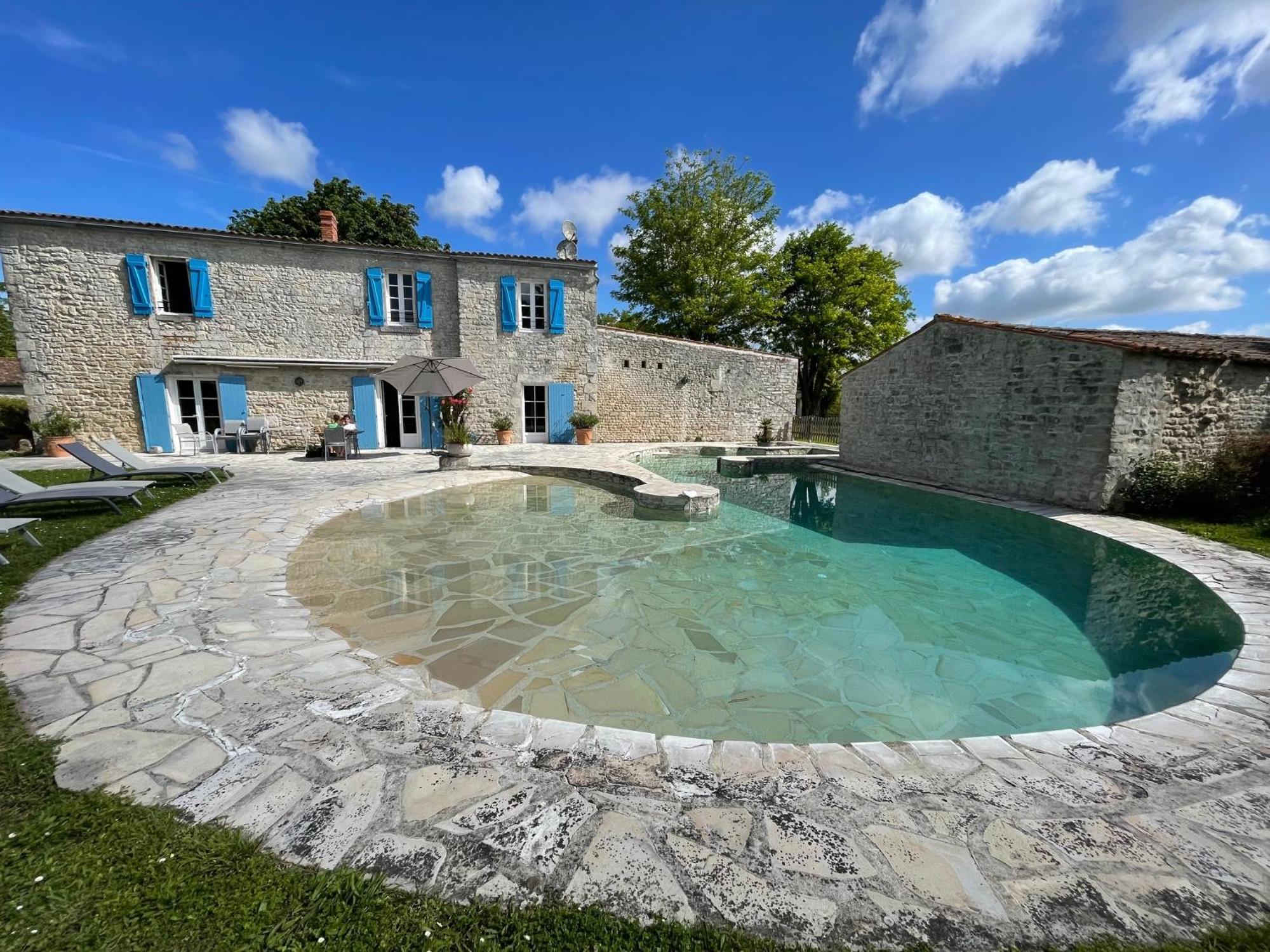 Logis Saint Leonard Bed & Breakfast Dompierre-sur-Mer ภายนอก รูปภาพ